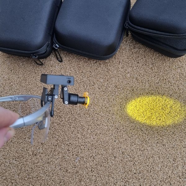 Бездротова LED підсвітка для бінокулярів на прищіпці ( З помаранчевим фільтром ) для роботи з фотополимерами 2132898280 фото